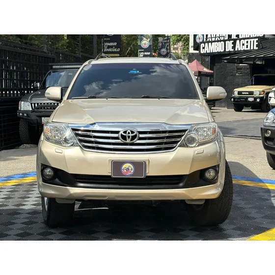 Toyota Fortuner Sr