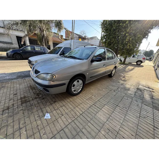 Renault Megane 1.9 I Tric Pack