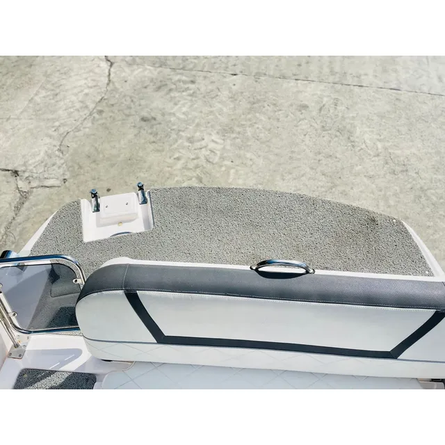 Lancha Focker 230 C/ Motor Mercruiser 4.3 L 220 Hp 2014