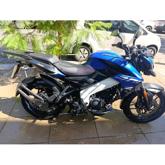 Rouser Ns200