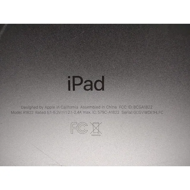 iPad 5th Generation 2017 A1822 9.7  32gb Silver