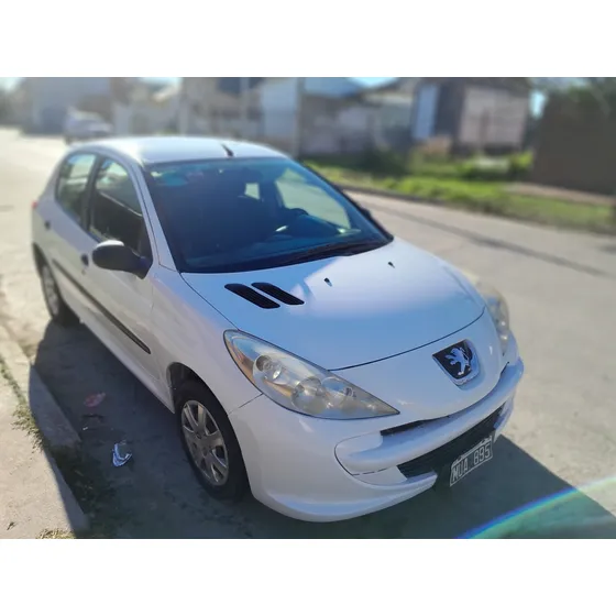 Peugeot 207 1.4 Active 75cv