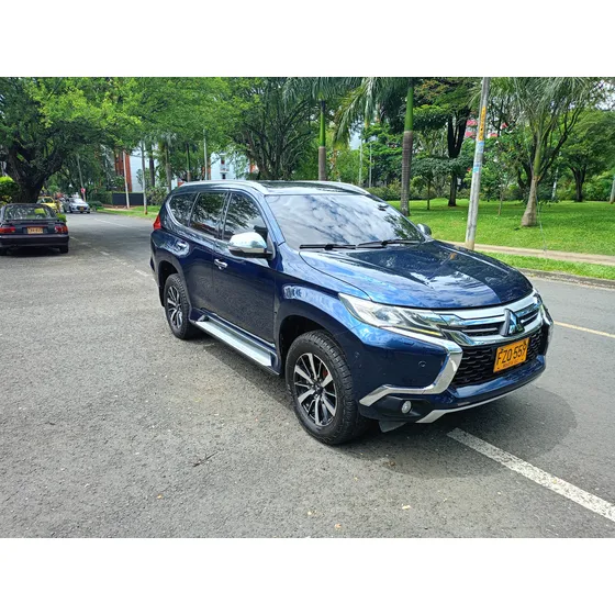 Mitsubishi Montero Sport 3.0 Sport 4x4 215hp