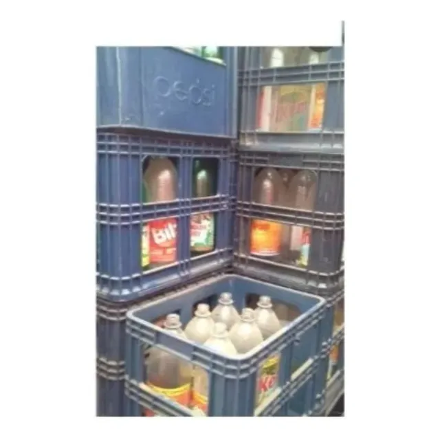 Cajas Con Envases De Bebida Ccu