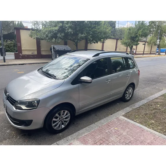 Volkswagen Suran 1.6 Imotion Highline