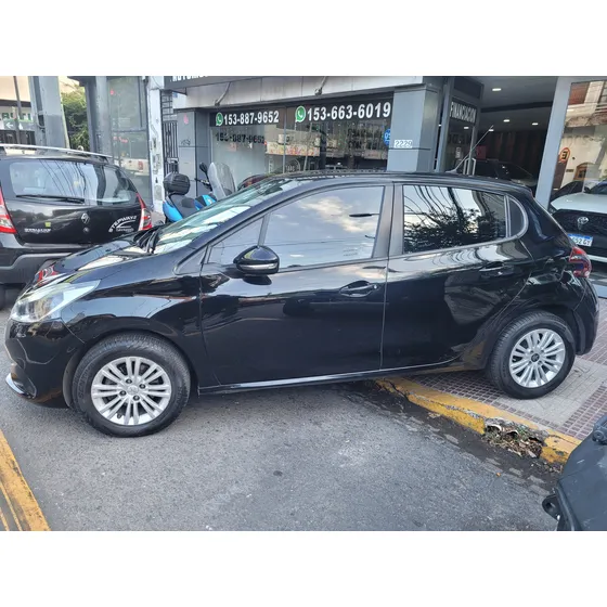 Peugeot 208 1.6 Allure Nav Tiptronic