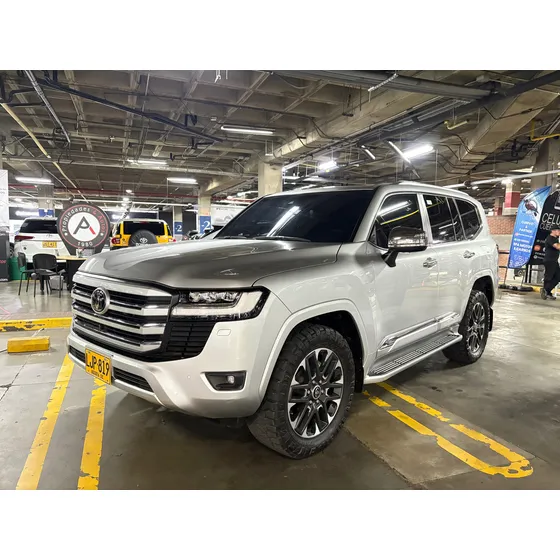 Toyota Land Cruiser 300 3.4