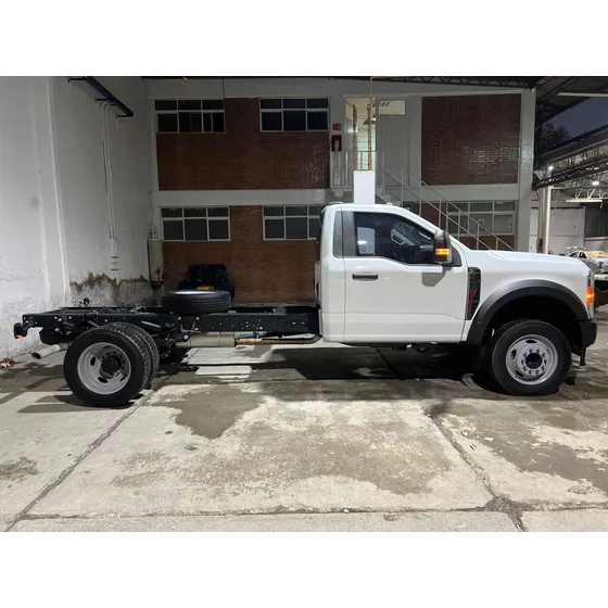 Ford Super Duty Chasis 7.3 V8 Rwd At