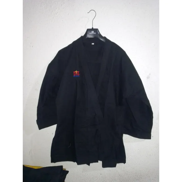 Kimonos Judo.negro. Adulto Talla 6... Nuevo Sin Cinturón...