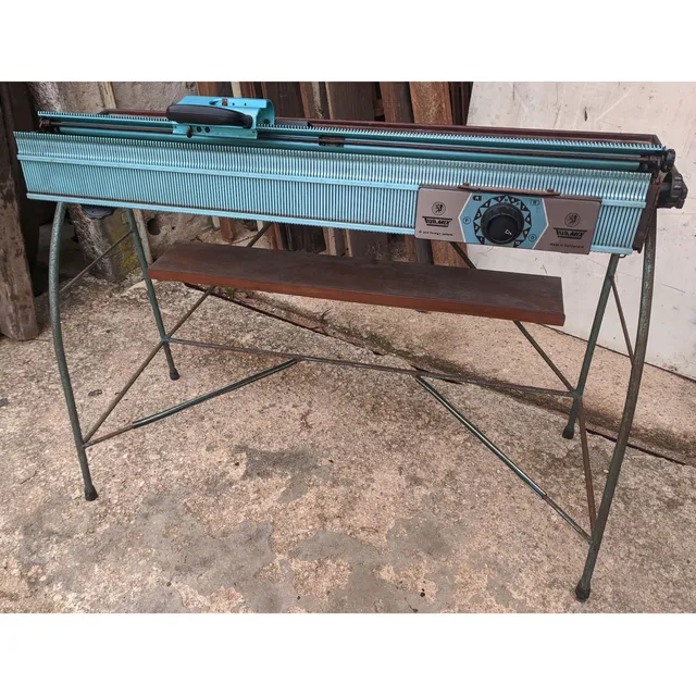 Maquina De Tejer Doble Frontura, Turmix. Con Mesa Y Estante