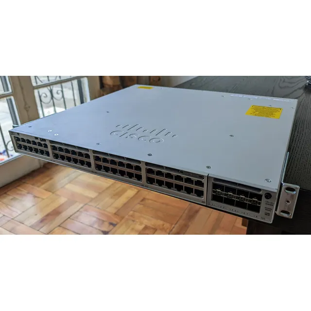 Cisco Switch C9300-48p Con C9300-nm-8x 8 10gigabit 9300 Poe
