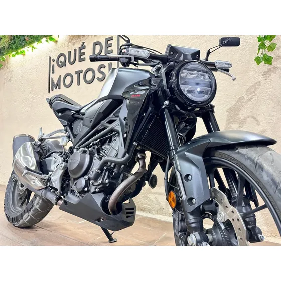 Honda Cb300 Abs, Prácticamente Nueva, 5800 Millas Originales