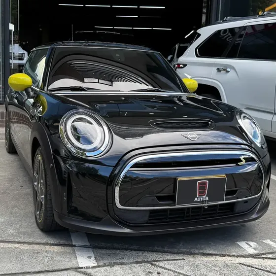 Mini Cooper Se 2024 0.0 Iconic At