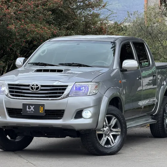 Toyota Hilux 2015 2.5 142 Hp 4x4 Mt