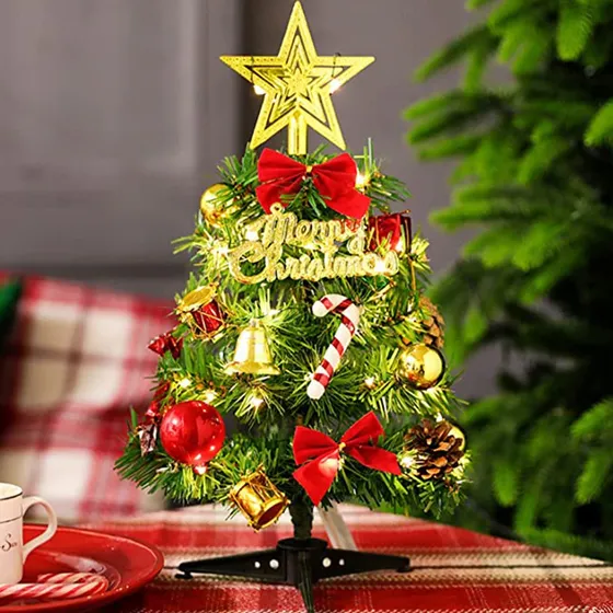 A Mini Árbol De Navidad Con Luz Led Y Adornos Colgantes
