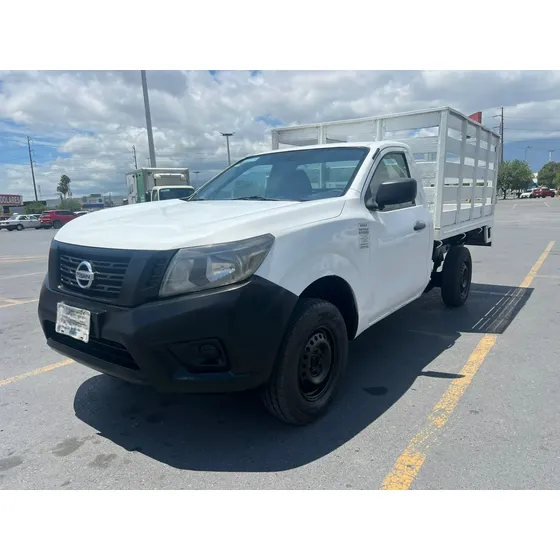 Nissan Np300 2018 2.5 Estacas Dh Aa Mt