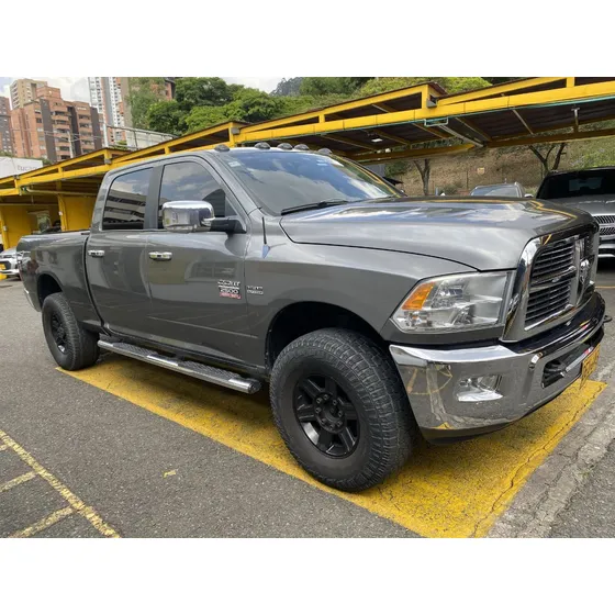 Dodge Ram 5.7 2500 Crew Cap Laramie