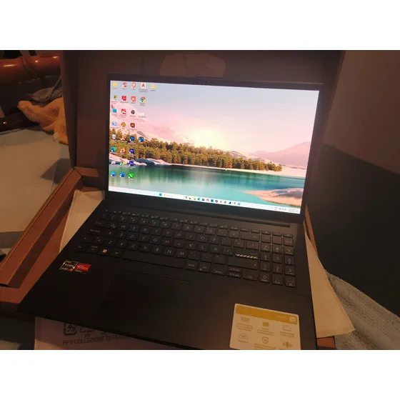 Laptop Asus Vivobook Rizen 5