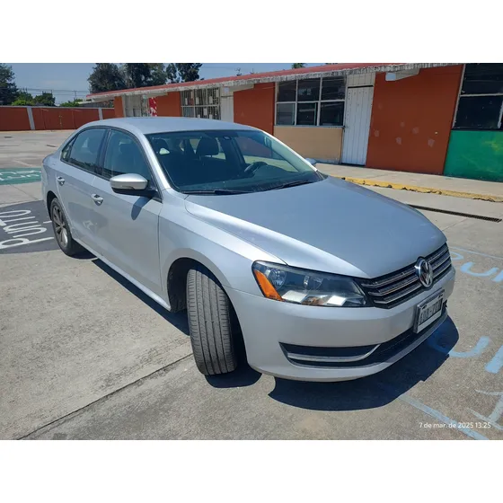 Volkswagen Passat 2.5 Confortline R 17 At