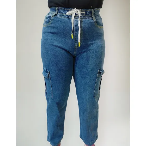 Jeans De Dama  Con Bolsillos En Los Costado  Y Ancho