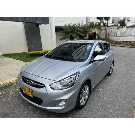 Hyundai Accent 1.6l 5 P