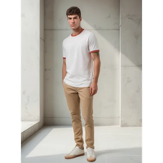Calça Chino Slim Em Sarja Caqui