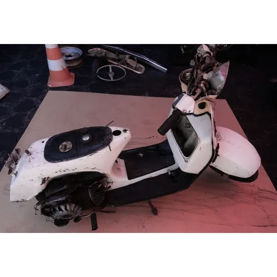 Sucata Moto Antiga Piaggio Vespa Px Década 80 Sem Documentos