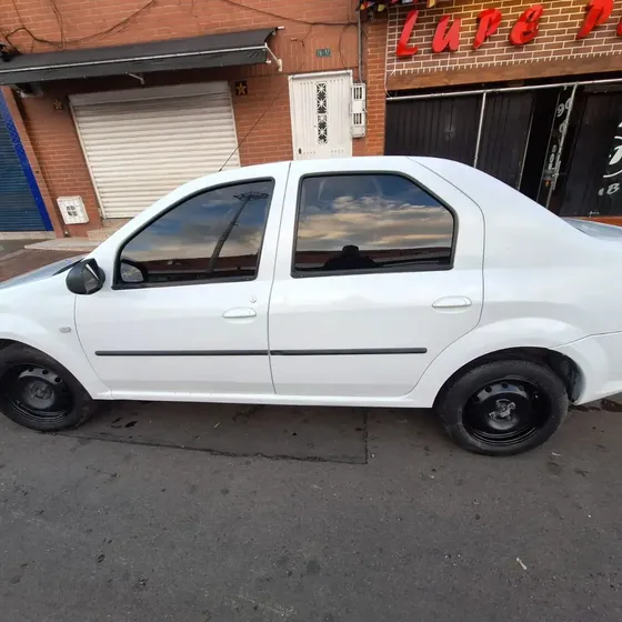 Renault Logan 2015 1.6 Expression