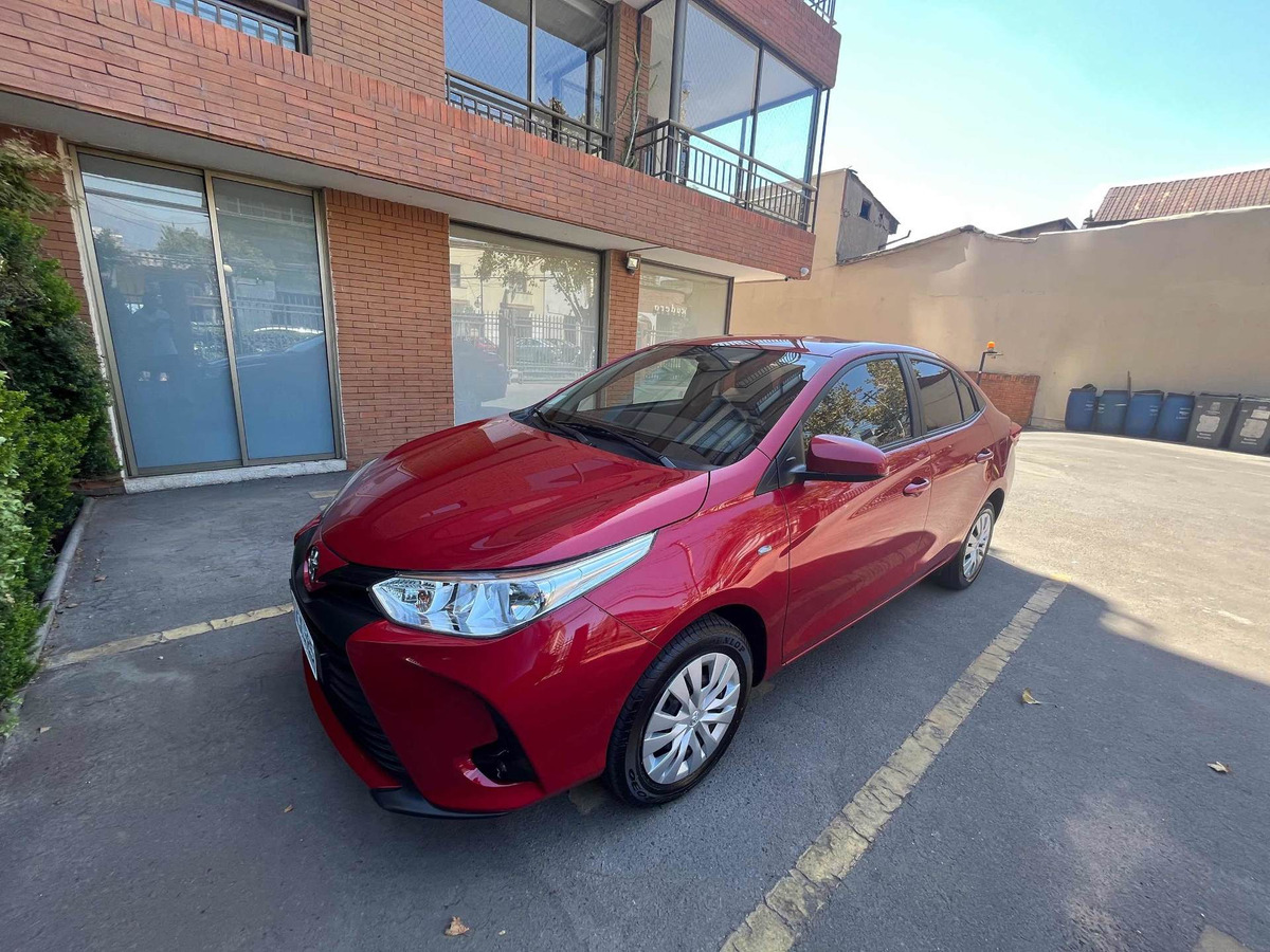 Toyota Yaris Sedan 1.5 Gli E Cvt Automatico 2022