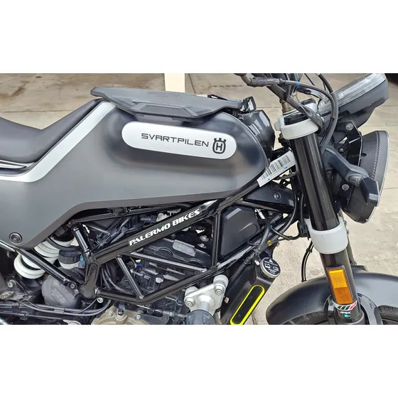 Husqvarna Svartpilen 200, Estilo Neo-retro 26hp Frenos Abs 