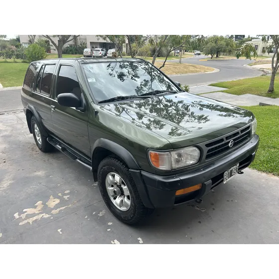 Nissan Pathfinder 3.3 Se