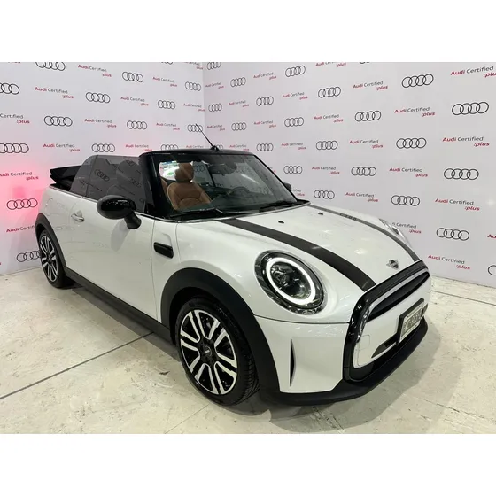 Mini Cooper Convertible 1.5 Iconic At