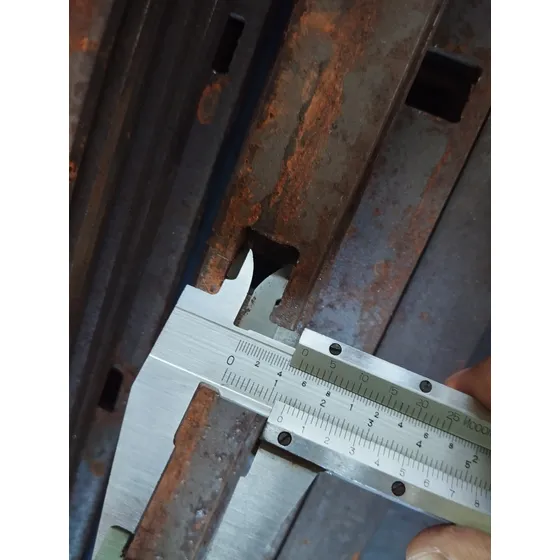 Pletina Perforada 1 Pulgada X 5mm X 6mts Hueco Cuadrado 1/2