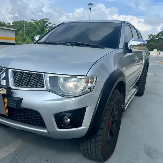 Mitsubishi L200 Sportero 2013 2.5 High Power