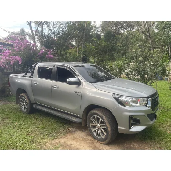 Toyota Hilux 2.7 Srv Cab. Dupla 4x2 Flex Aut. 4p