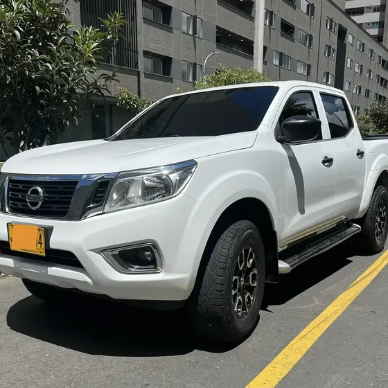 Nissan Np300 Frontier 2021 2.5 Cd 4x4 Se Mt 4p