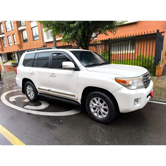 Toyota Land Cruiser 4.5 Imperial Lc200 Gasolina