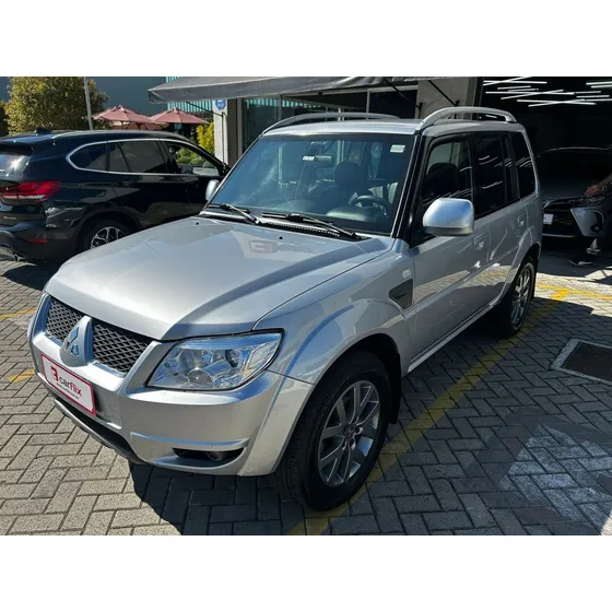 Mitsubishi Pajero Tr4 2.0 4x2 16v 140cv Flex 4p Automático