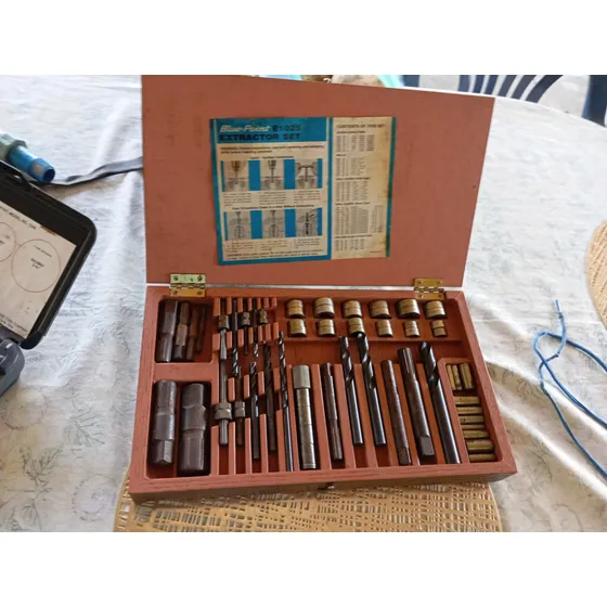 Caja De Extractor De Tornillos Rotos Y Copas Ridgid Usados