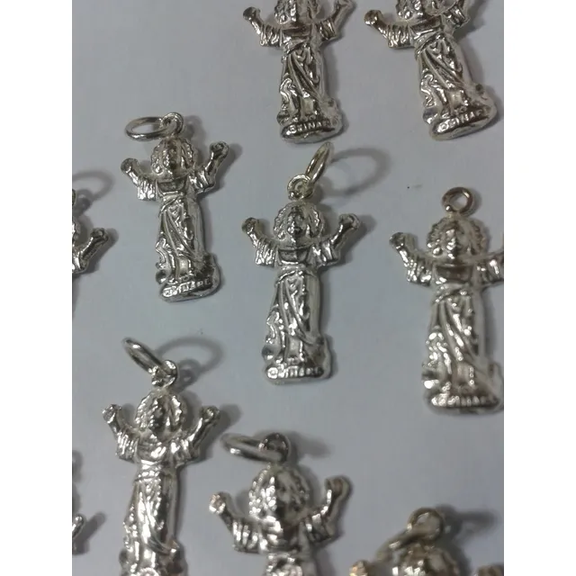 82 Se Vende Medalla Silueta De Divino Niño En Plata Ley950 .