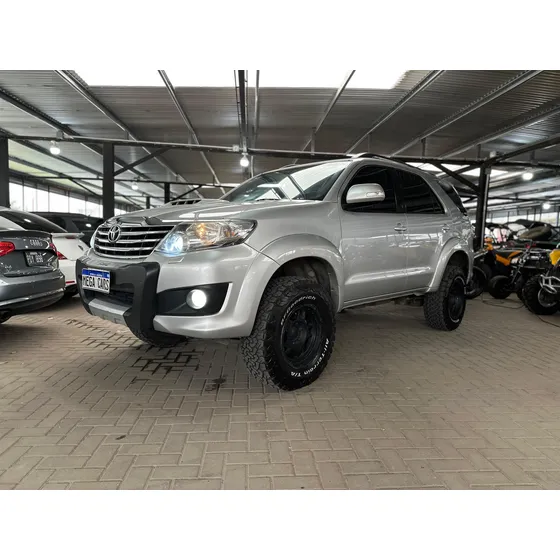 Toyota Hilux Sw4 3.0 Srv Cuero I 171cv 4x4