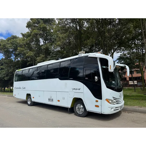 Bus Hino Con Aire En Buen Estado