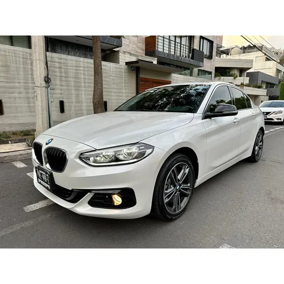 BMW Serie 1 2019 120i Sportline Sedan 4 Puertas