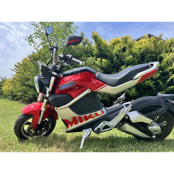Moto Eléctrica Sunra Súper Miku. Doble Batería Litio. 100km