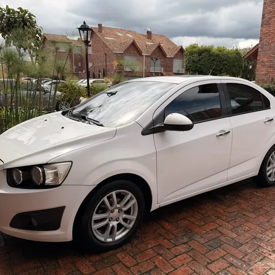 Chevrolet Sonic 2015 1.6 Lt 5 P