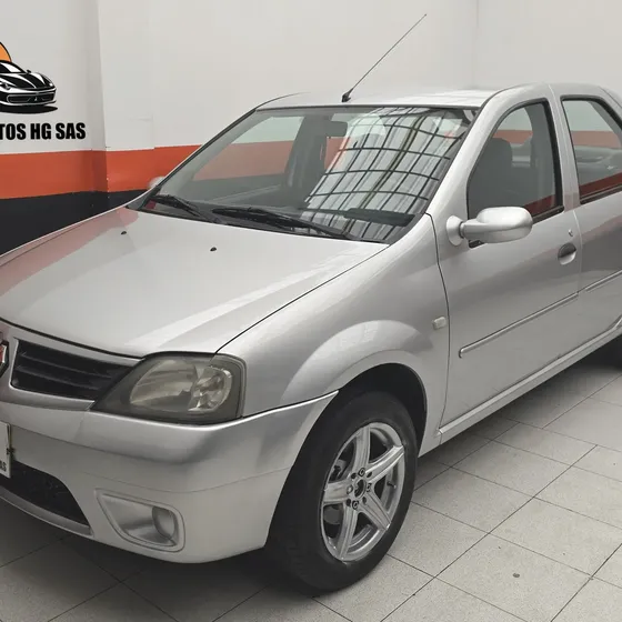 Renault Logan 2010 Familier