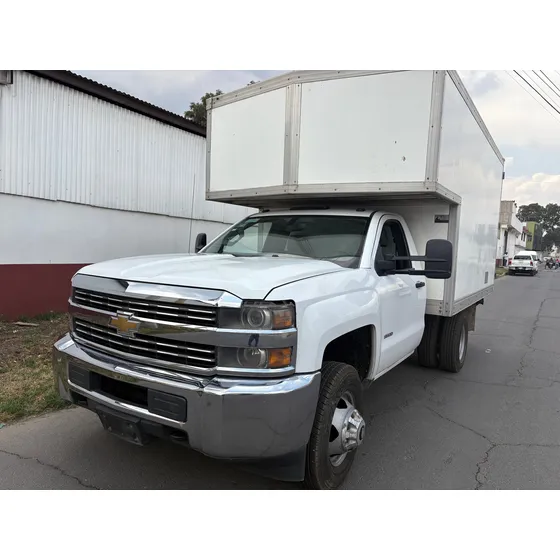 Chevrolet Silverado 6.0 3500 Chasis Cab V8 Man At