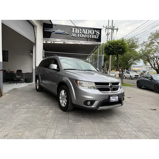 Dodge Journey 2.4 Sxt 5 Pasajeros Plus At