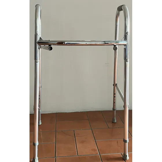 Andadera Caminadora Para Geriatría. Usado.