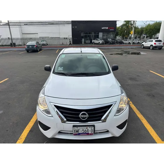 Nissan V-drive 1.6 Mt A/c Audio